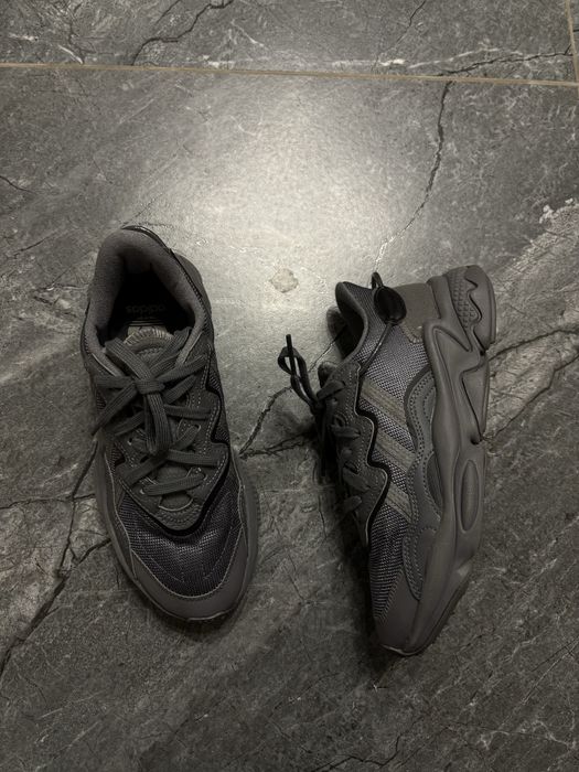 кросівки Adidas Ozweego - 38