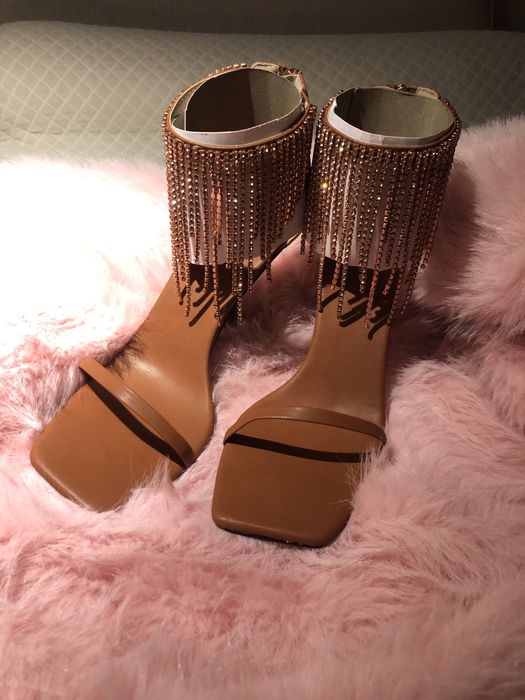 Sandalias salto alto com strass tmn 39 novos