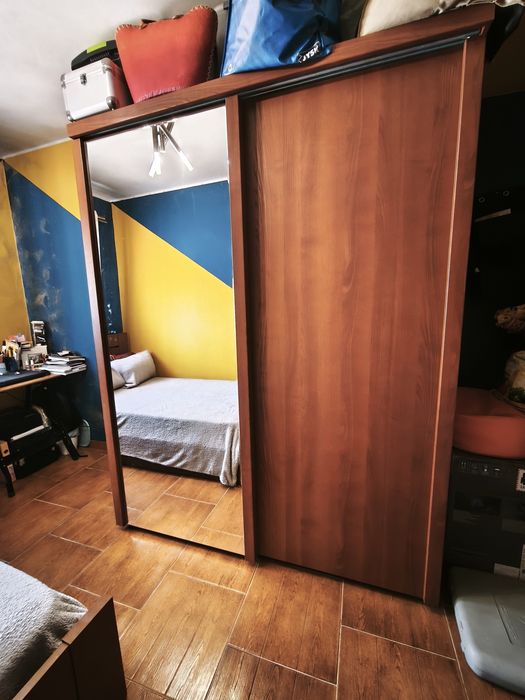 Roupeiro / Armário de Quarto c/ Portas de Correr e Espelho