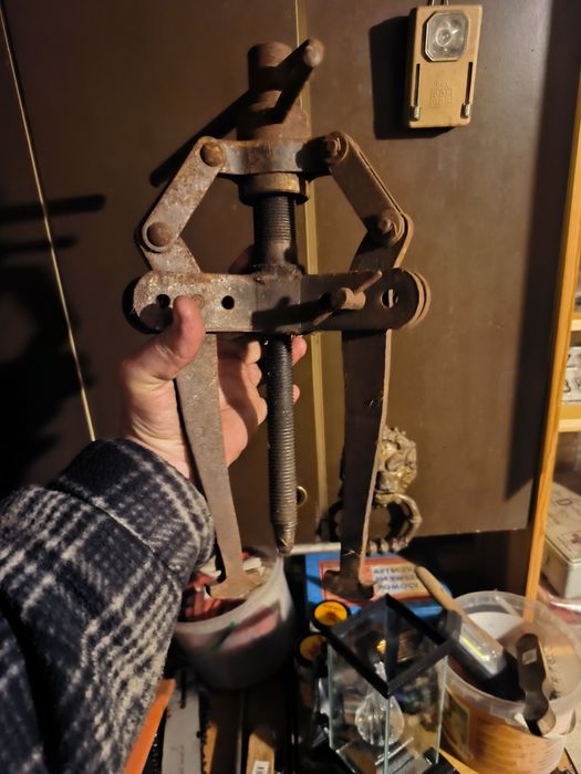 Duży ściągacz regulowany trójramienny