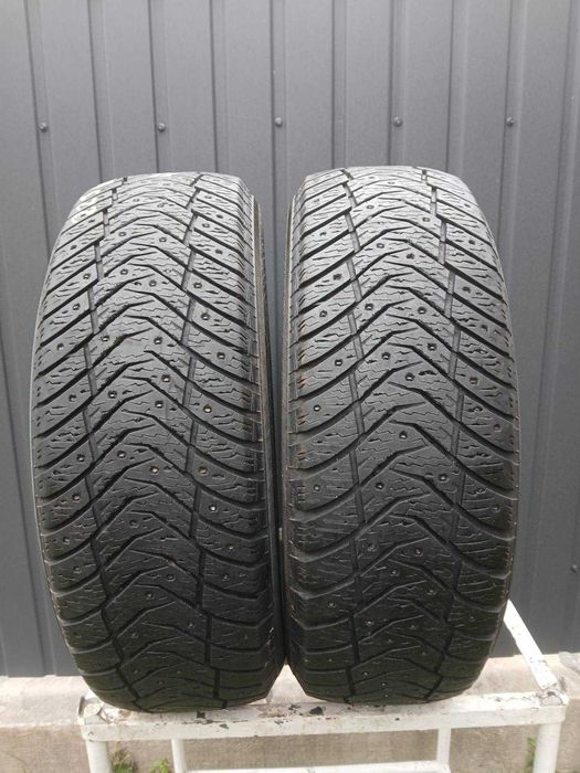 Yokohama ice quard R17 225\60 зимові шини покришки комплект 7 мм