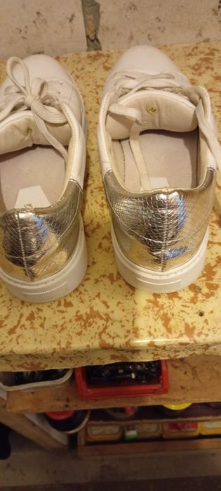 Buty białe damskie