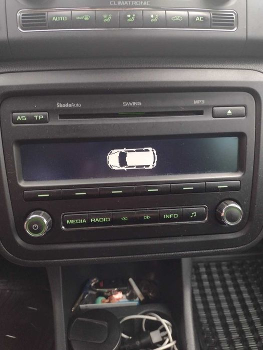 Продам skoda ROOMSTER 1.6TDI