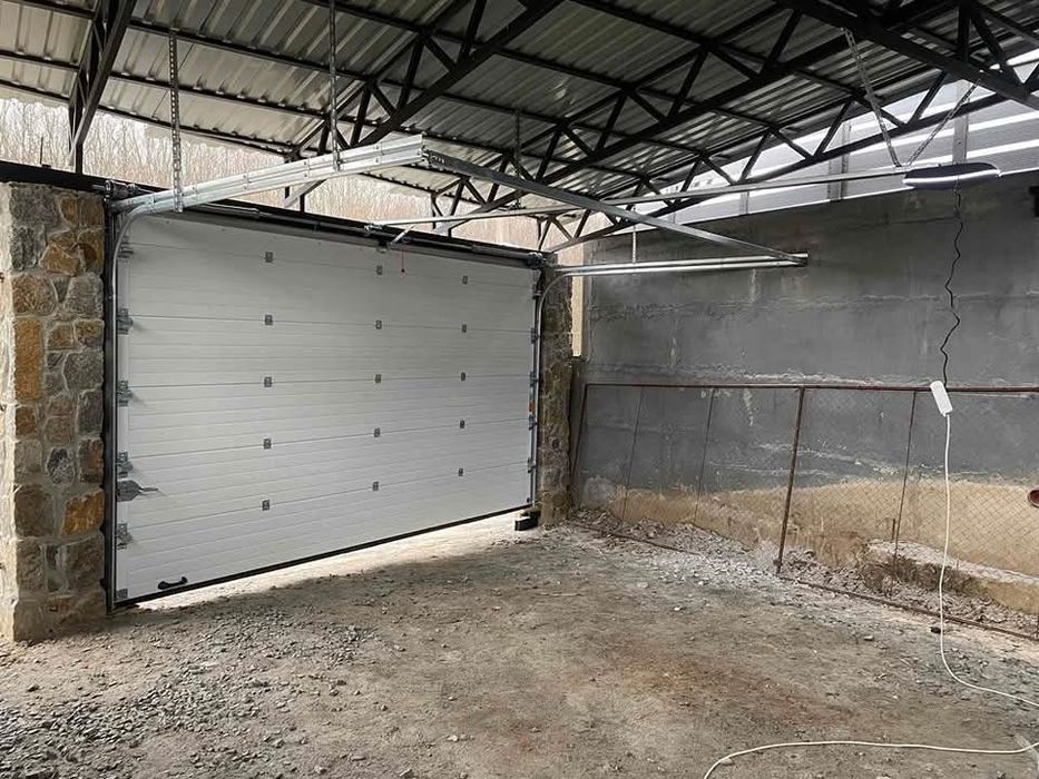 Секційні ворота в наявності різні розміри, гаражні ворота, автоматичні
