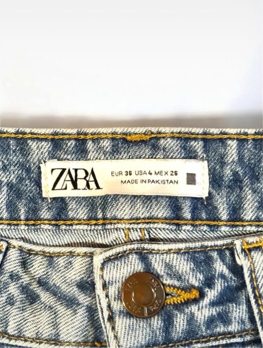 Calça de ganga estilo mom jeans