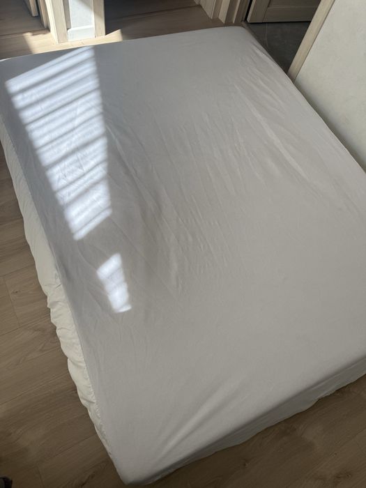 Продам матрац 160 на 200 см