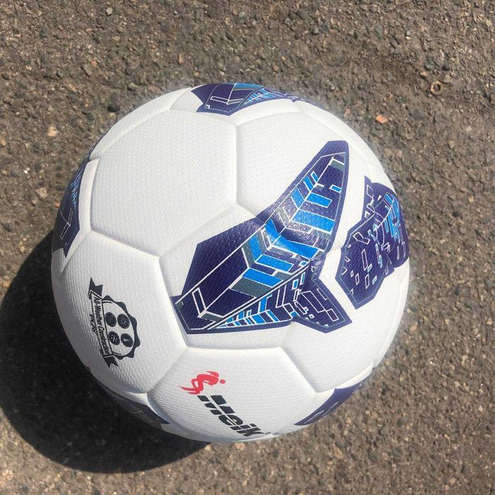 М'яч футбольний безшовний Winner Super Primo