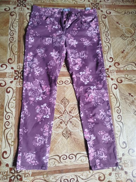 Spodnie dżinsowe jeginsy