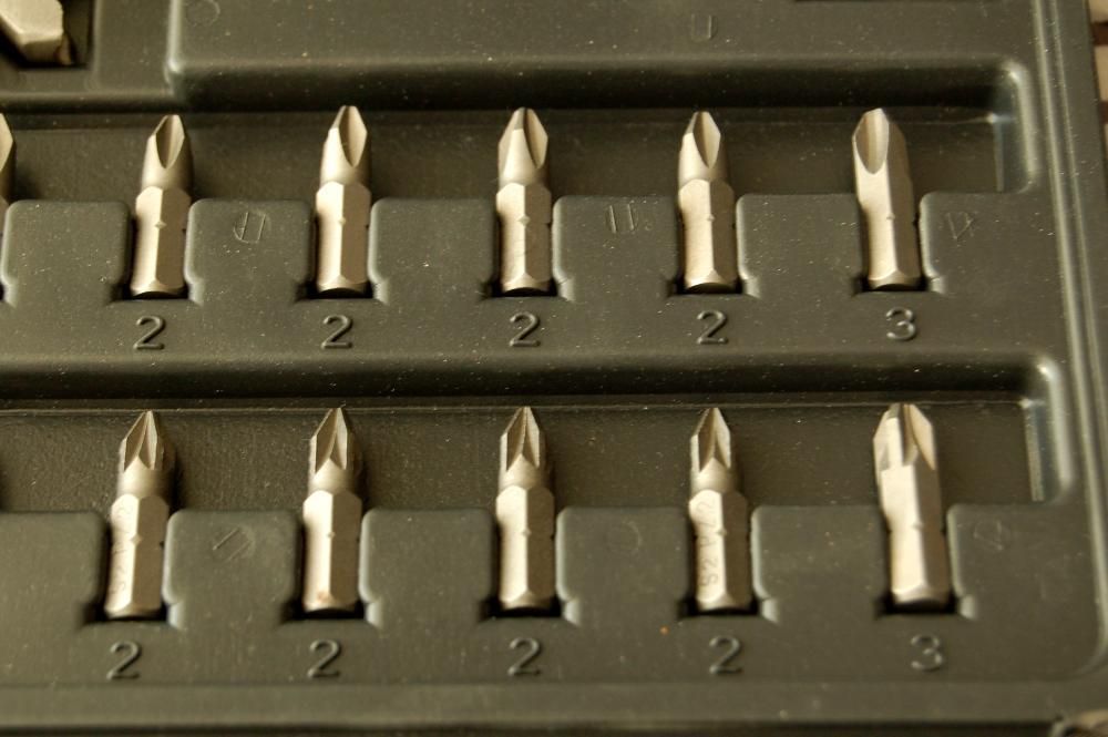 Набір біт з утримувачем. (39D358)  Набір 100 шт.