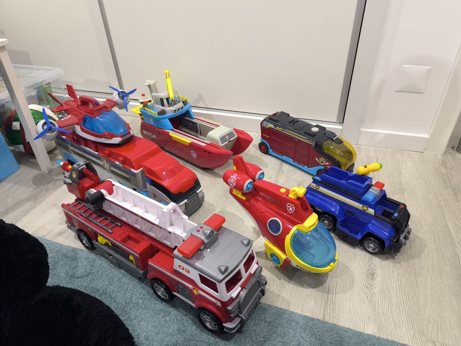 Conjunto de vários veículos da Patrulha Pata