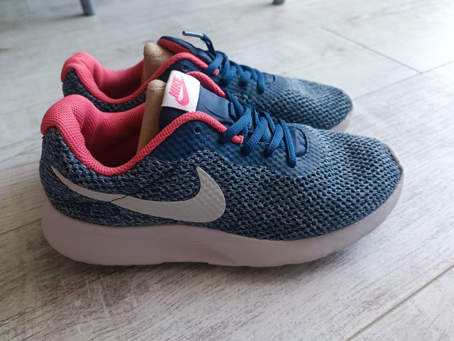 Кросівки Nike Wmns Tanjun Se