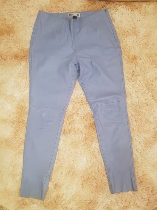 Натуральні шкіряні штани. Дуже красиві та мякі 



100% на