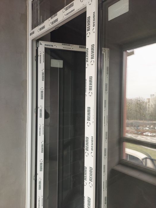 Металопластиковий блок з дверима