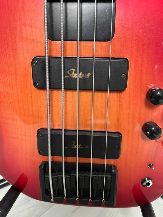 Gitara basowa Status Graphite Eclipse 5 UK