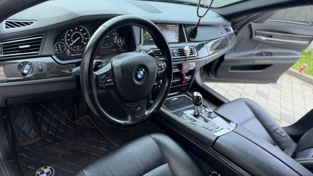 Продам BMW 740Li