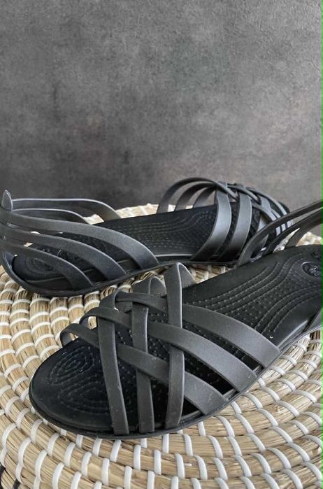 Crocs sandały Huarache Flat Black W8 38/39