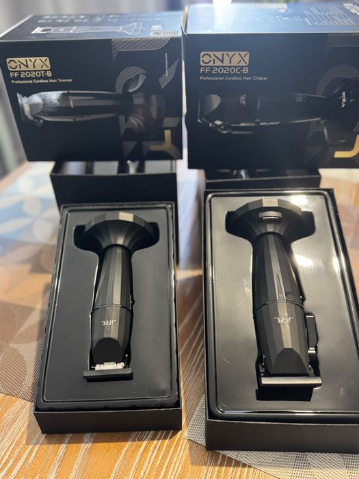 Набір JRL ONYX FreshFade FF2020C-B , FF2020T-B 1 машинка + тример 11 799,00 грн Blade