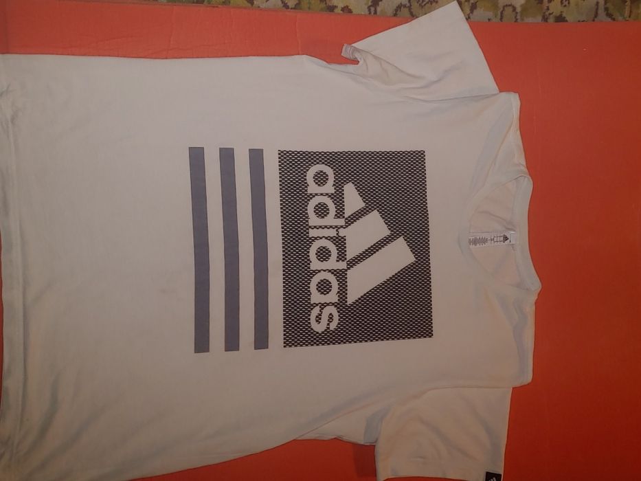 Продам футболку адидас оригинал р.м: 200 грн. - Футболки Кривий Ріг на Olx