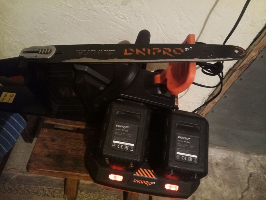 Продам акумуляторну пилу Dnipro-M DCS-200BC Dual.