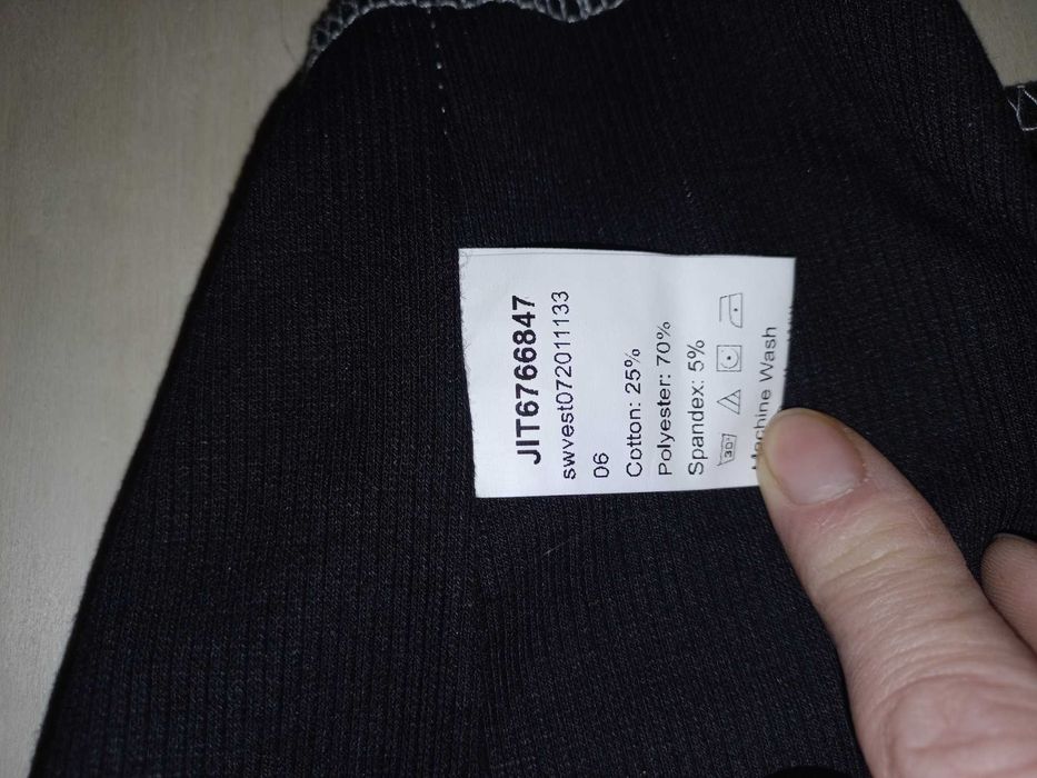 Krótka bluzka na ramiączkach rozm. 40/42