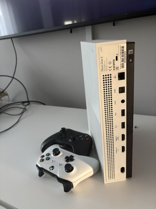Vendo Xbox one S