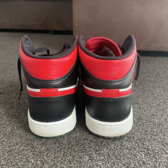 Jordan 1 Mid Bred Toe (2022)