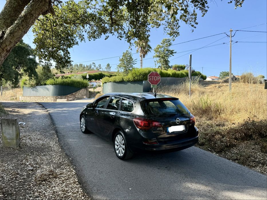 Opel Astra Sports Tourer — fotografia 4