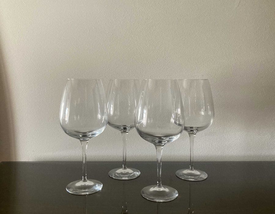 Cálices de vinho em cristal marca Atlantis sem uso