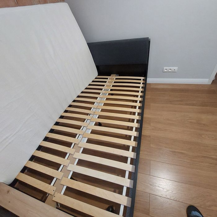 Łóżko podmaterac 120x200.