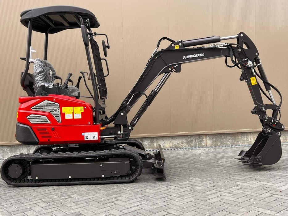 MINI GIRATORIA RHINOCEROS XN25 2500KG motor Kubota