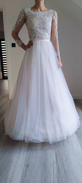 Suknia Ślubna klasyczna elegancka gipiura boho