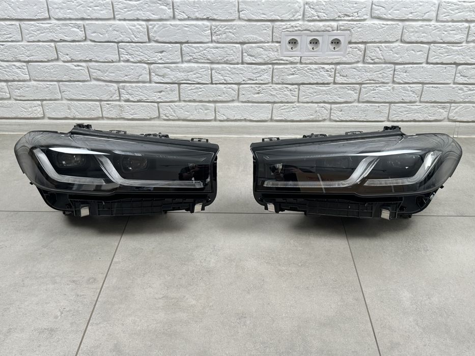 Фары левая правая Shadow Line Adaptive LED LCI BMW G30 G31 2020-2023