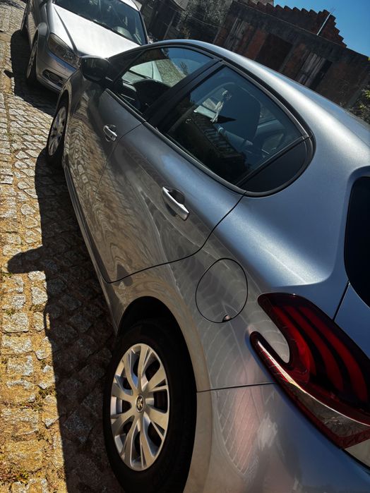 Vendo Peugeot 208 1.5 BlueTdi — photo 2
