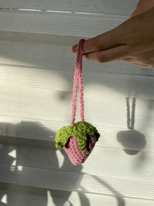 Truskawka zawieszka brelok handmade