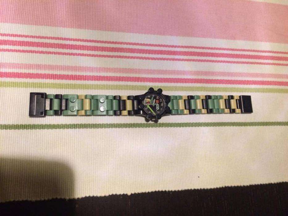 Relógio LEGO Star Wars Clone wars - com miniatura do Yoda