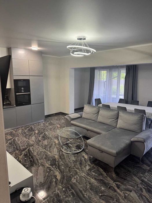 Оренда сучасного будинку 180м² — котеджне містечко «Щастя», Жуляни (Солом'янський р-н)