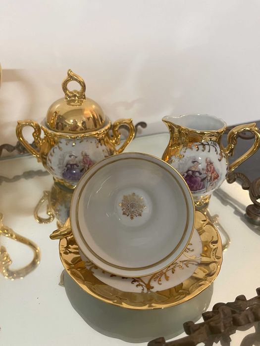 Serviço de café porcelana fina, dourada antiga.