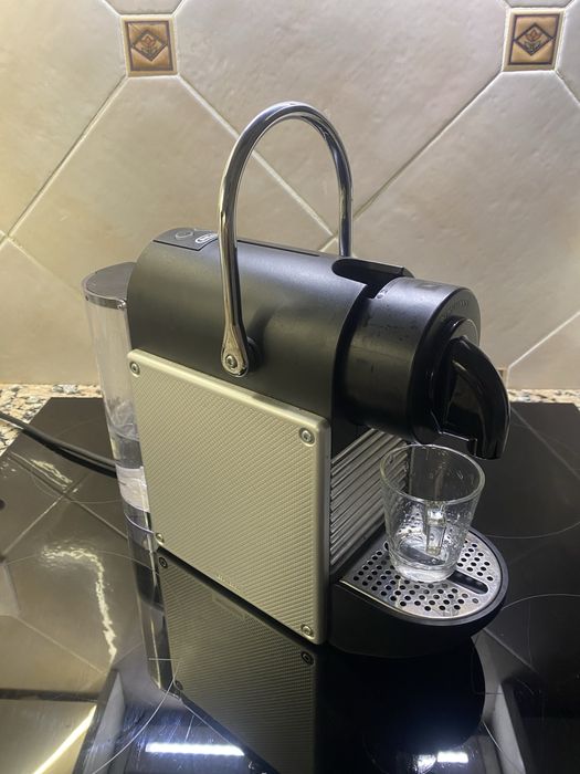 Maquina de café DeLonghi Nespresso