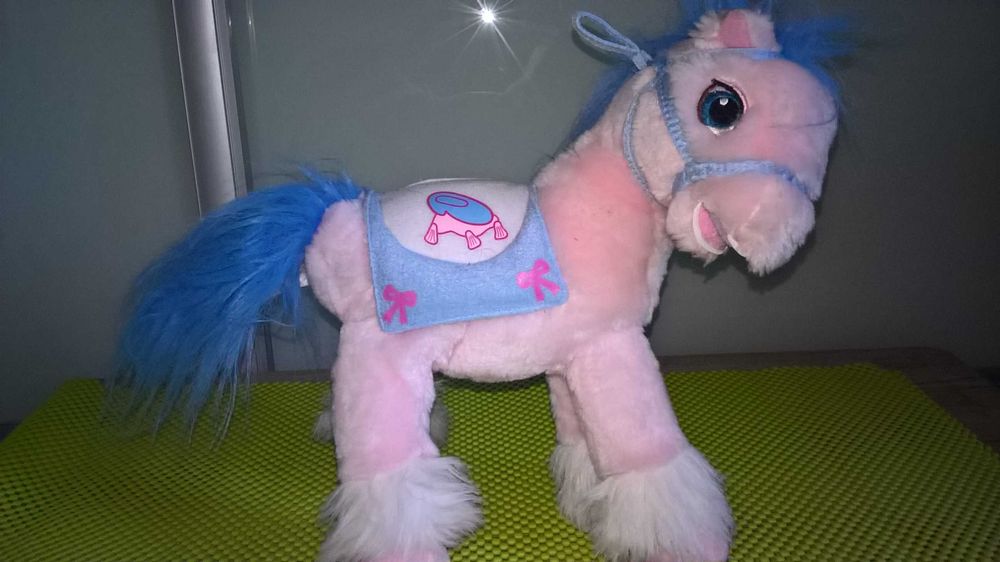 Maskotka konik pluszowy Fisher Price - 28 cm