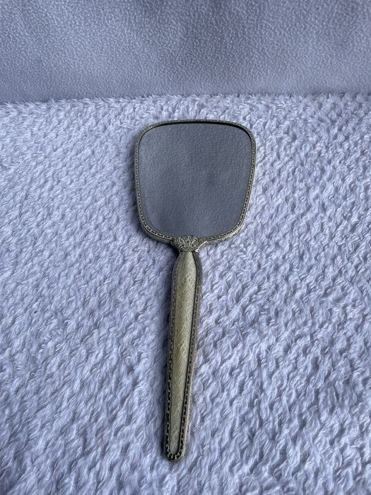 vintage lusterko ręczne z ozdobnym motywem różanym
