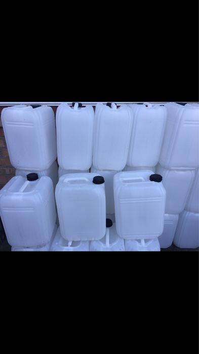 Каністри 20 літрів