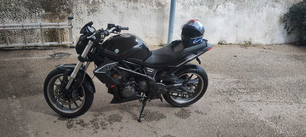 Moto benelli 302