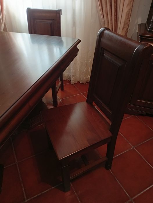 Mobília Sala de Jantar – Madeira Maciça – Excelente Estado