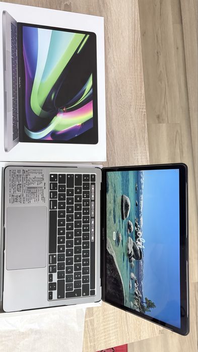 Macbook pro M1 - 13” - 256g ssd 8g Cpu + 8g Gpu