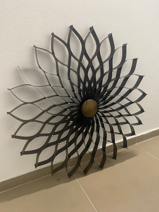 Rosácea decorativa em metal