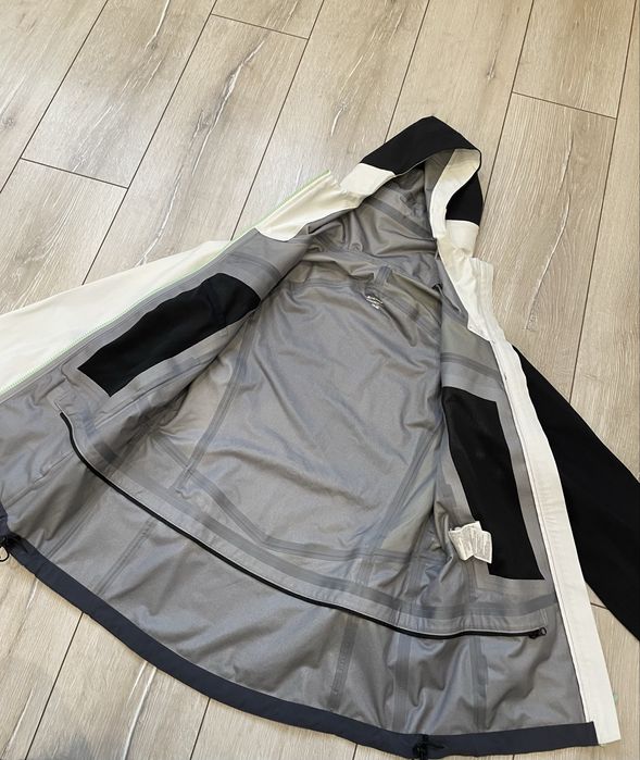 Жіноча лижна куртка штормовка Ziener neila