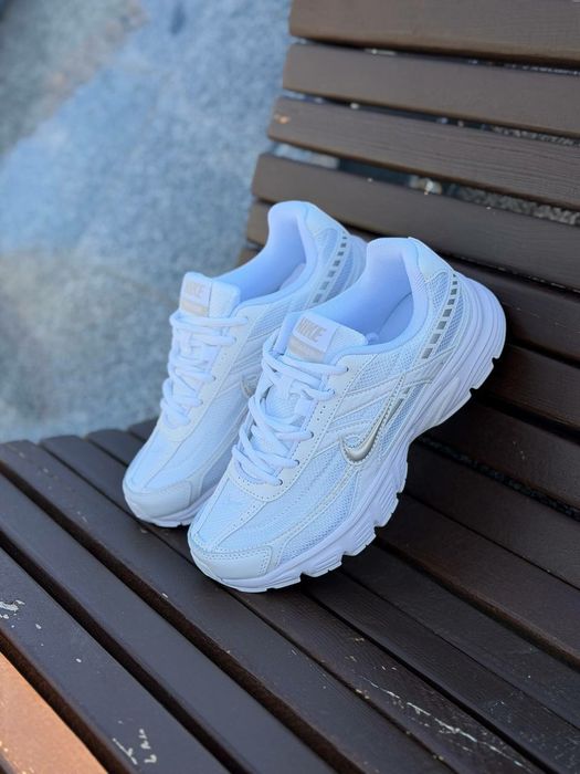 Жіночі Кросівки Nike Initiator White silver / Nike