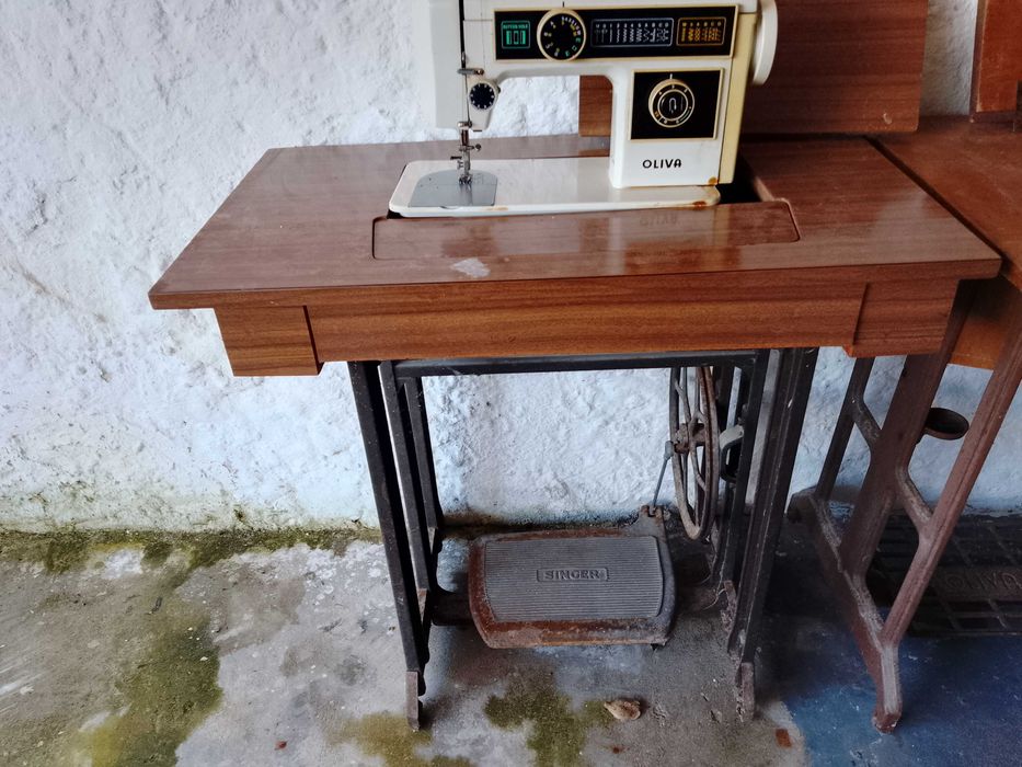 Maquina de costura OLIVA