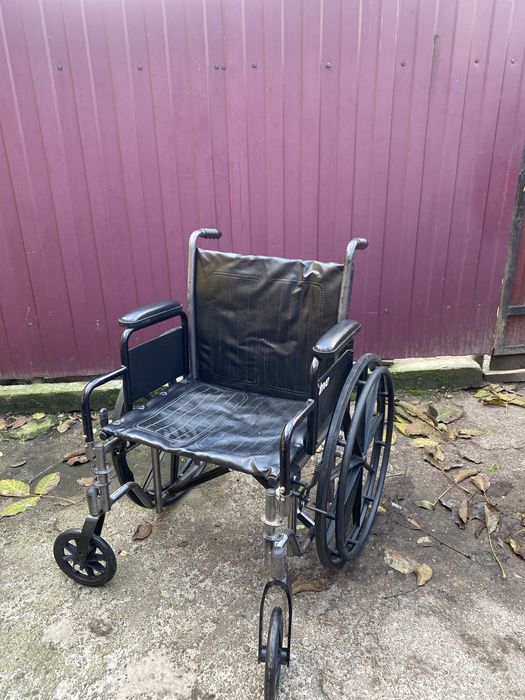 Коляска инвалідна продам в новому стані ніхто не їздив