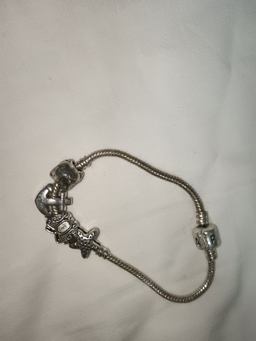 Pulseira com berloques